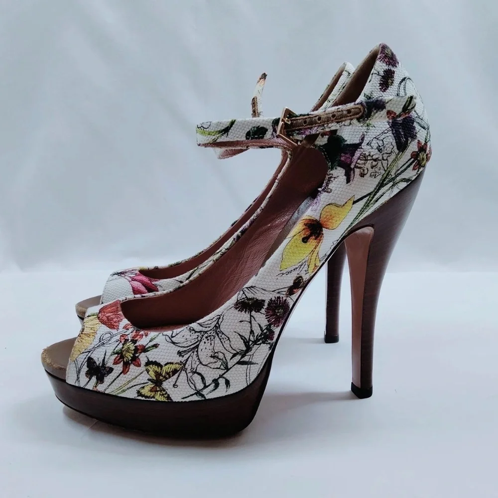 Gucci Pumps Floral Whites Cotton Design Heel